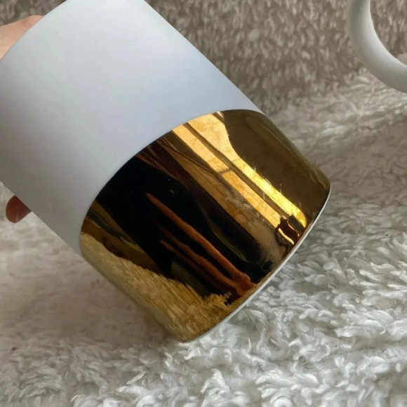 Two Starbucks Coffee/Tea Mugs 2012 Retired Matte White & Gold - 14 Oz - Picture 5 of 8